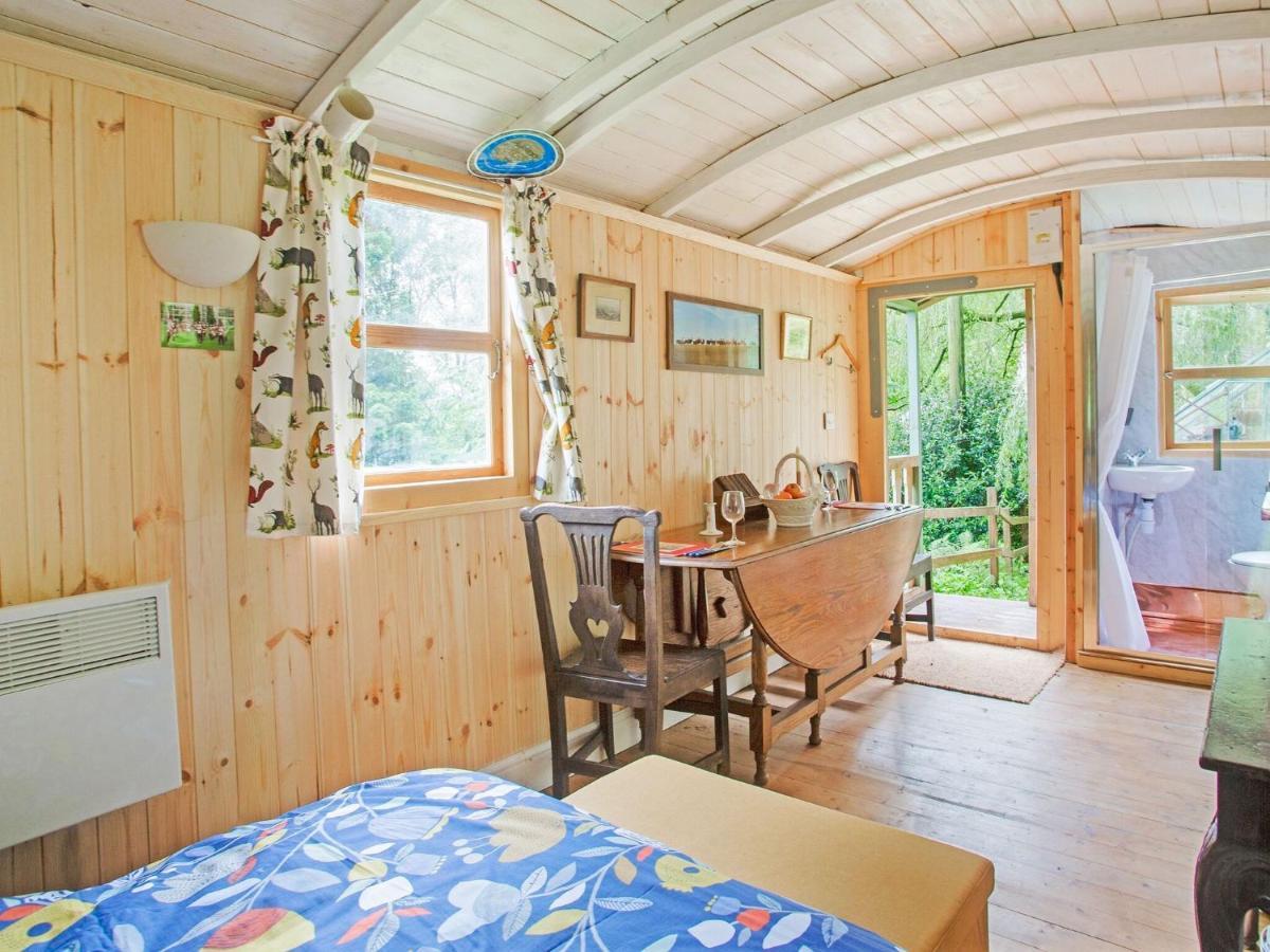 Hill View Holiday Home With Garden Тонтон Экстерьер фото