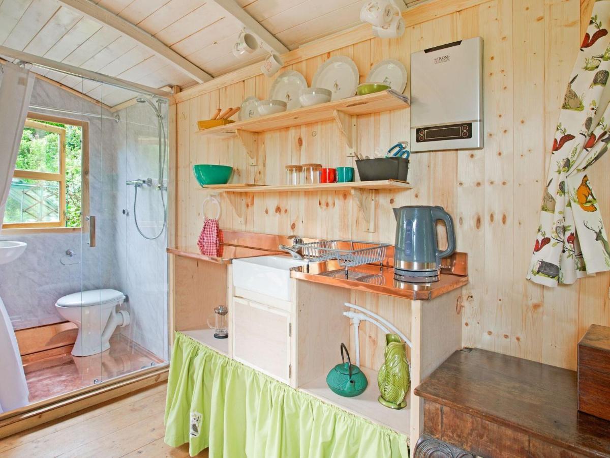 Hill View Holiday Home With Garden Тонтон Экстерьер фото