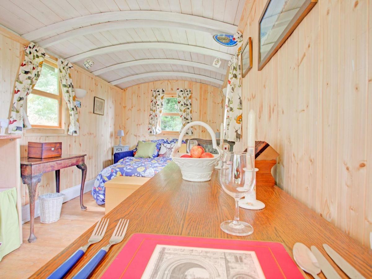 Hill View Holiday Home With Garden Тонтон Экстерьер фото