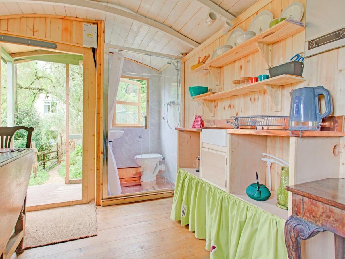 Hill View Holiday Home With Garden Тонтон Экстерьер фото