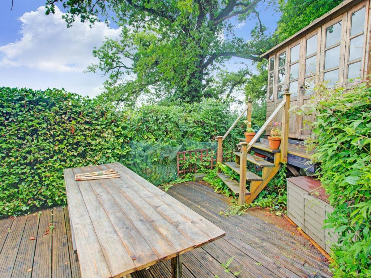 Hill View Holiday Home With Garden Тонтон Экстерьер фото