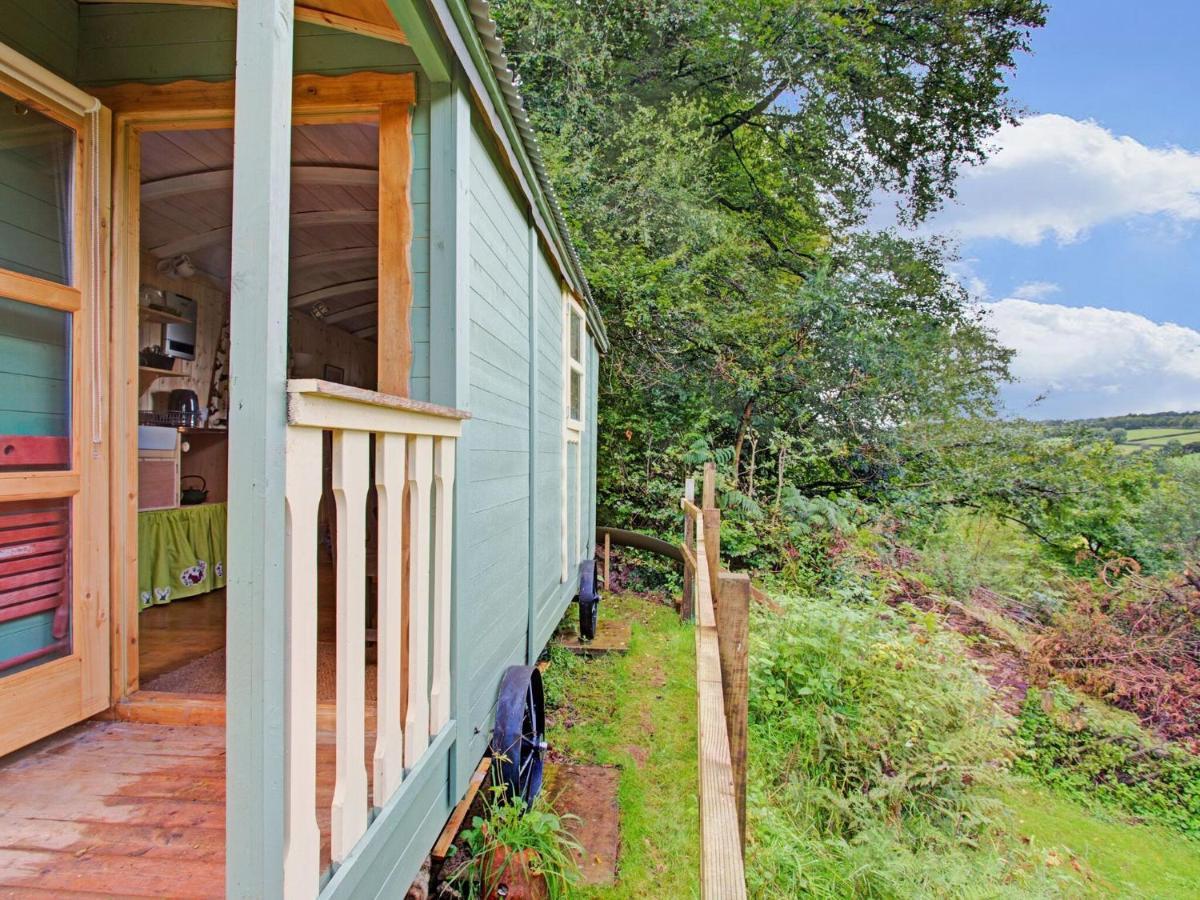 Hill View Holiday Home With Garden Тонтон Экстерьер фото