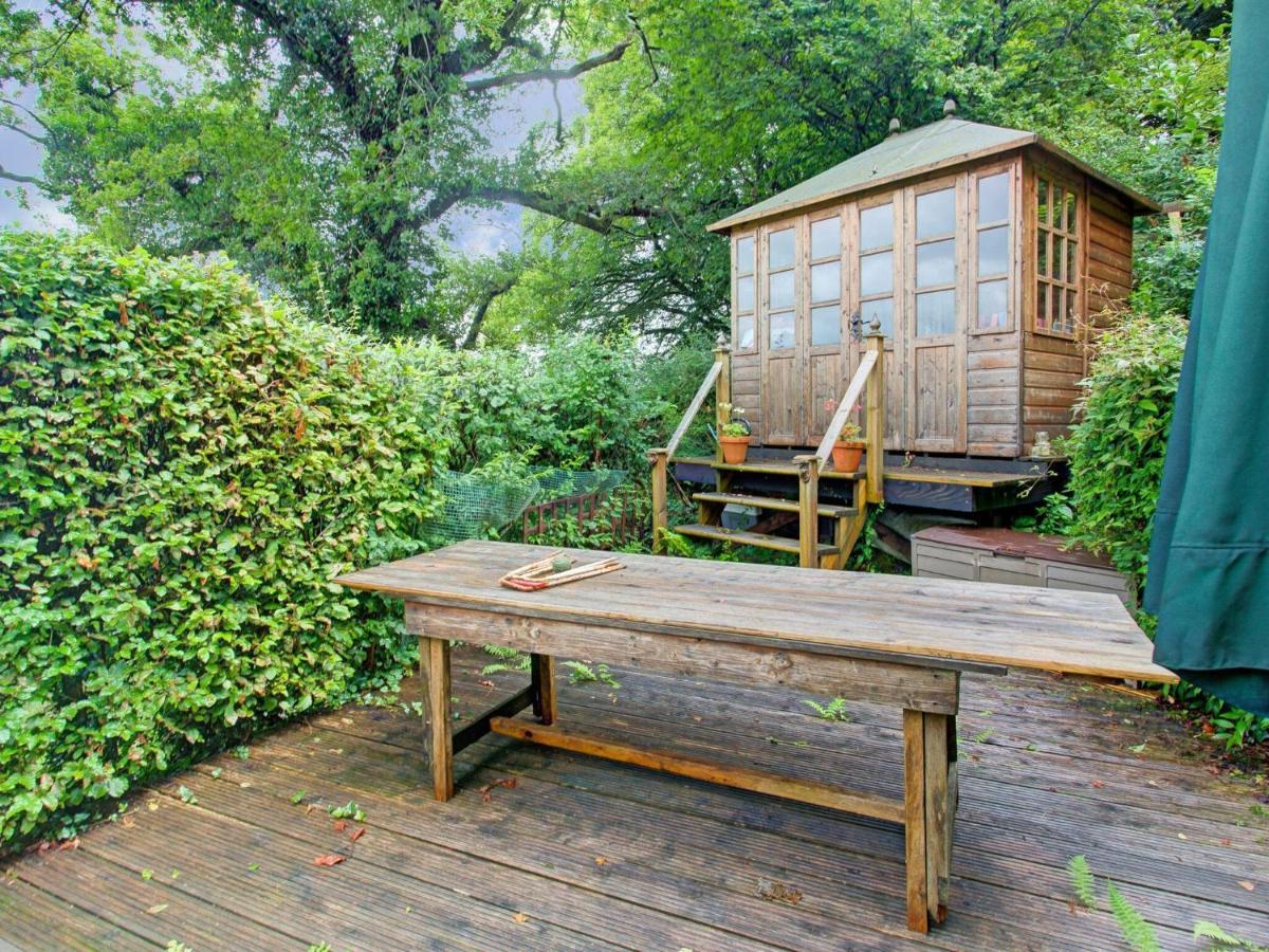 Hill View Holiday Home With Garden Тонтон Экстерьер фото