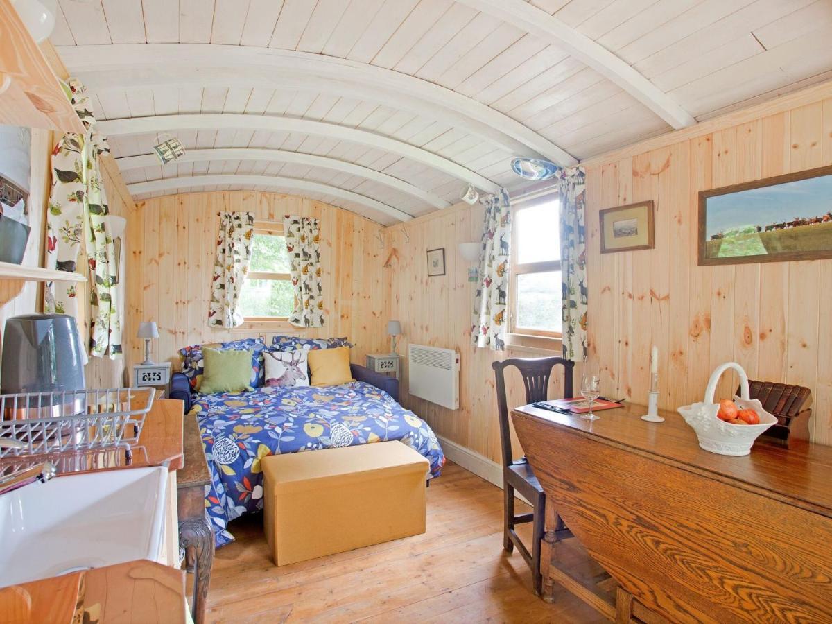 Hill View Holiday Home With Garden Тонтон Экстерьер фото